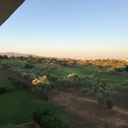 Con Encanto En Campo De Golf *